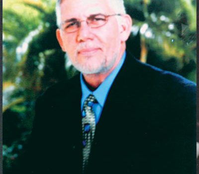 Vic Fernandes
